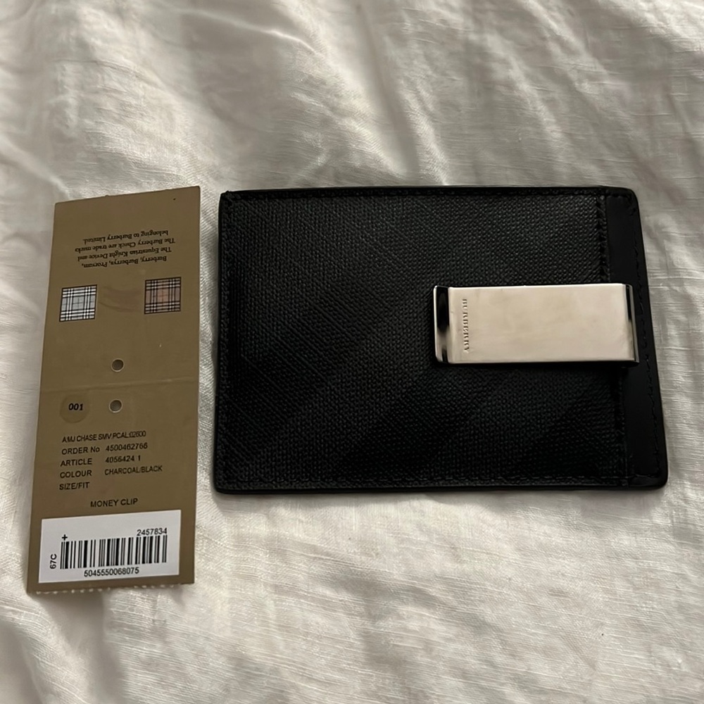 Burberry Chase London Check Card Case